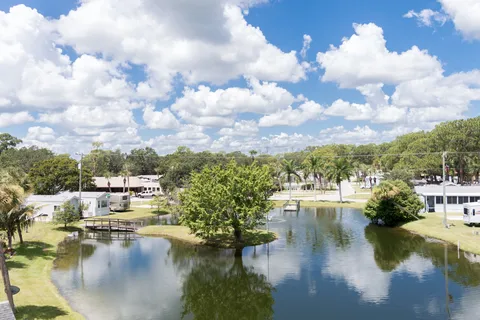 Road Runner Travel Resort Campground