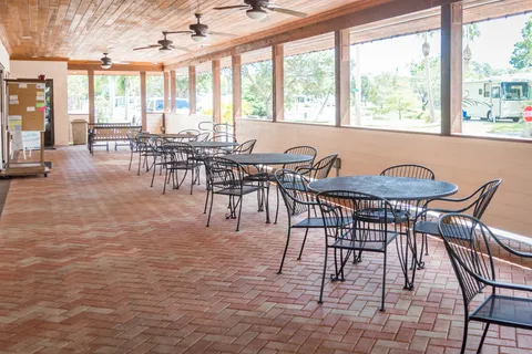 Road Runner Travel Resort Campground