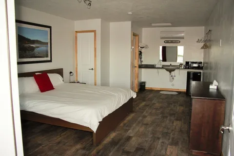 BNB Swiss , Bed and Breakfast, RV Park