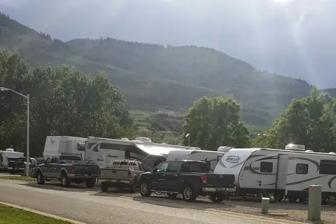 Riveroaks RV Resort