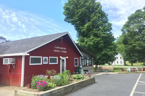 Kampfires - Campground, Inn and Entertainment
