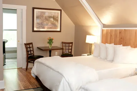 Kampfires - Campground, Inn and Entertainment
