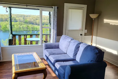 Peninsula Cabin and RV Park near Branson