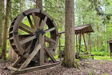 Cedar Point Provincial Park