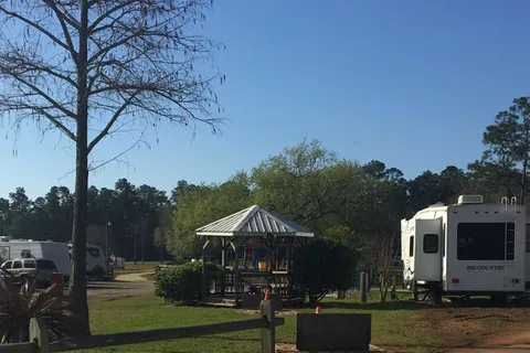 Leisure Lakes RV Resort