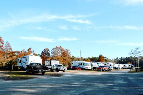 Leisure Lakes RV Resort