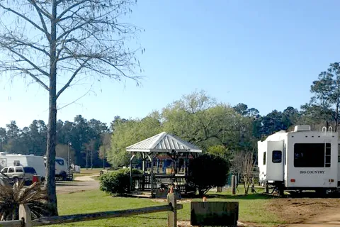 Leisure Lakes RV Resort
