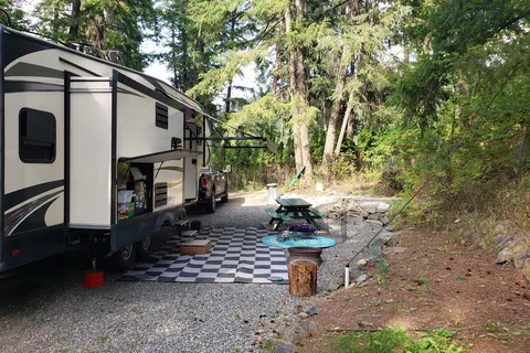 Pinegrove Campground and RV Park