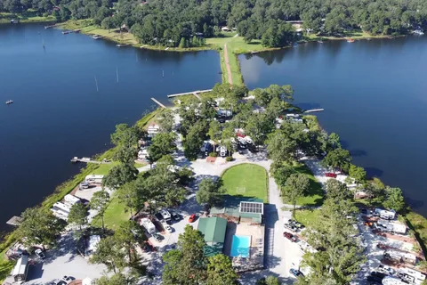 Twin Lakes Camp Resort