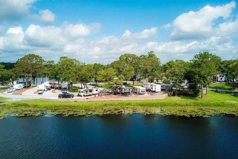 Twin Lakes Camp Resort