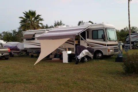 Daytona RV Park And Tropical Gardens
