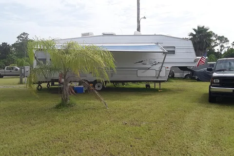 Daytona RV Park And Tropical Gardens