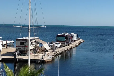 Blue Fin Rock Harbor RV Park and Marina