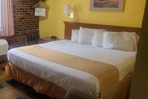 Travelodge Airport Platte City
