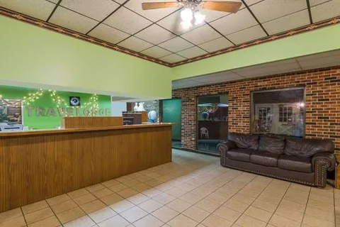 Travelodge Airport Platte City