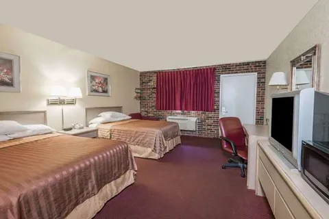 Travelodge Airport Platte City