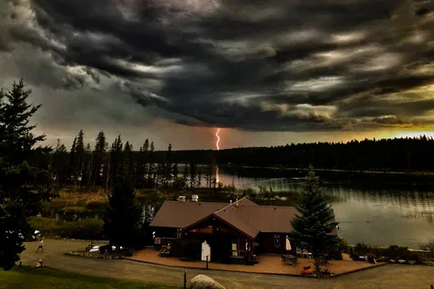Roche Lake Resort