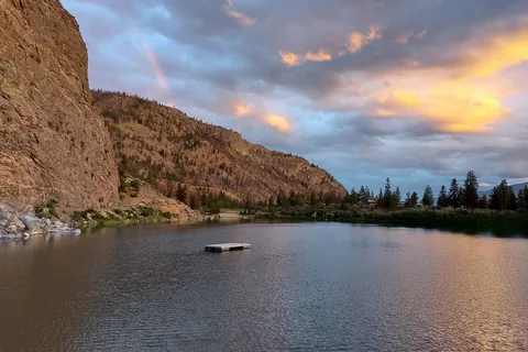 Gallagher Lake | A Parkbridge Camping and RV Resort