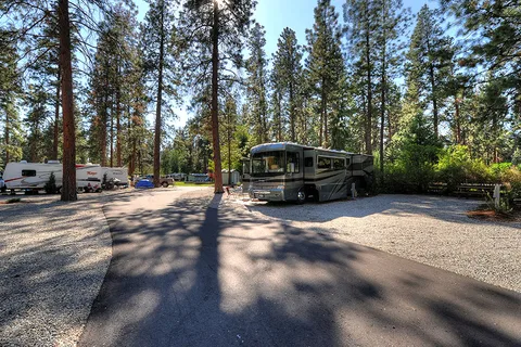 Gallagher Lake | A Parkbridge Camping and RV Resort