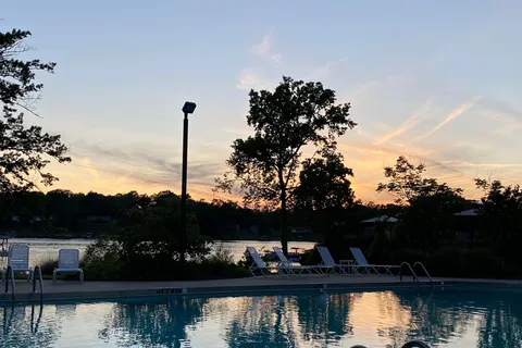 Lake Greenwood Motorcoach Resort