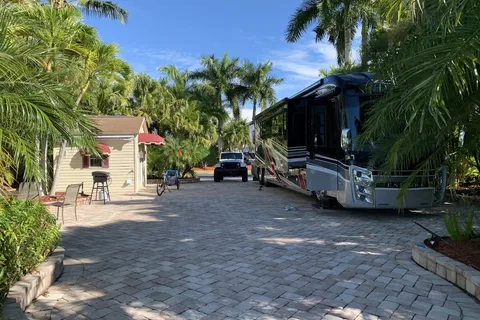 Pelican Lake Motorcoach Resort