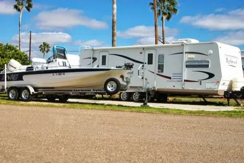 Lakefront Lodge