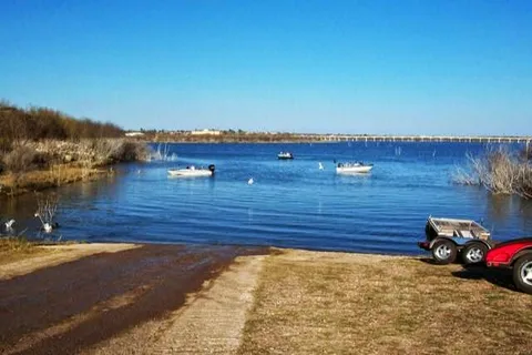Lakefront Lodge