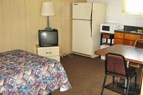 Lakefront Lodge