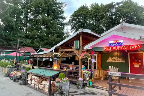 Lone Fir Resort