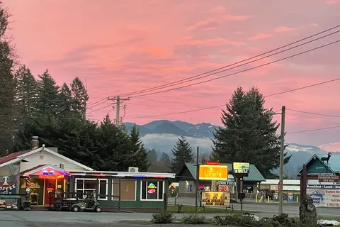 Lone Fir Resort