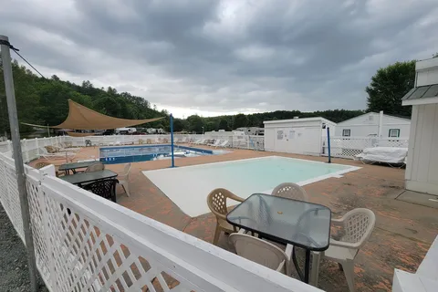 Twin River Campground and Cottages