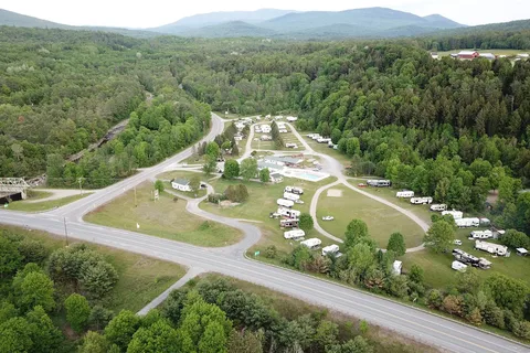 Twin River Campground and Cottages