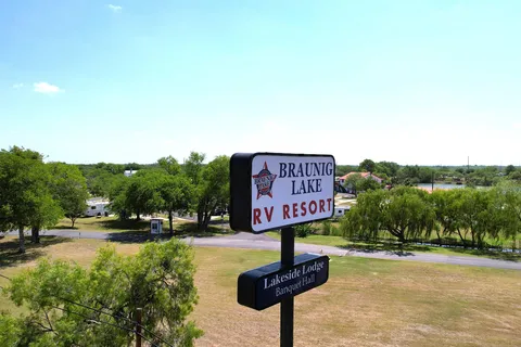 Braunig Lake RV Resort