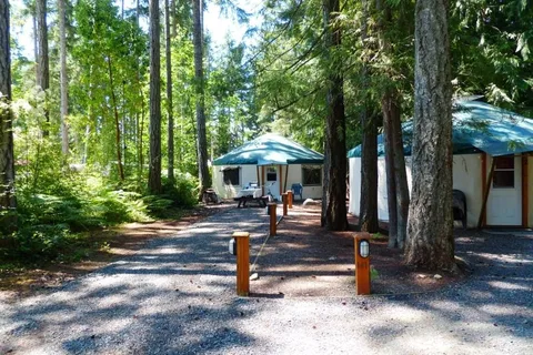 Riverbend Cottage and RV Resort