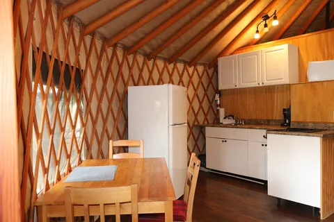 Riverbend Cottage and RV Resort