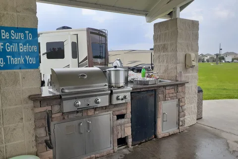 Mont Belvieu RV Resort