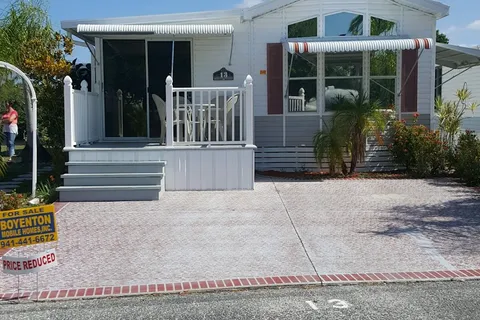 Harbor Lakes RV Resort
