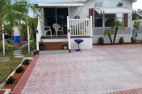 Harbor Lakes RV Resort