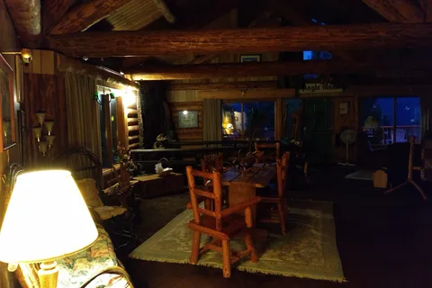 Anglemont Inn