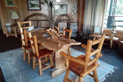 Anglemont Inn