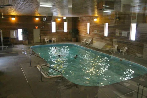 Edgewater Inn And RV Park