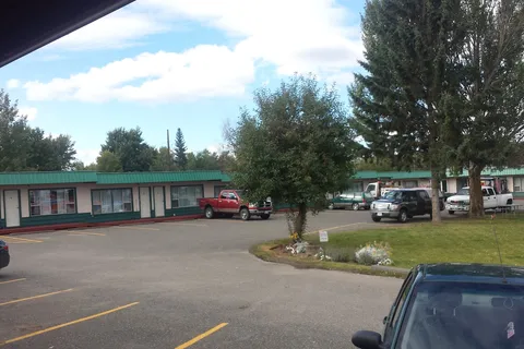 100 Mile Motel and RV Park