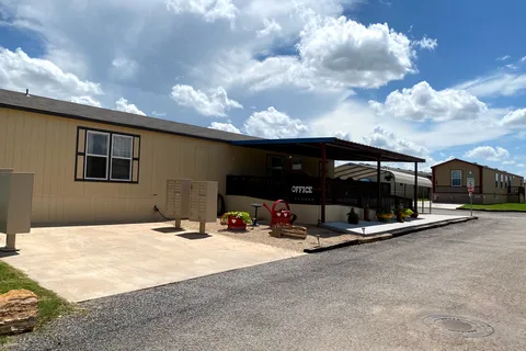 Phil’s Boys Estates RV Park and Mobile Home Park