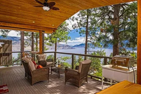 Peachland Eagles Nest B and B