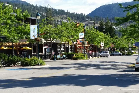 Peachland Eagles Nest B and B