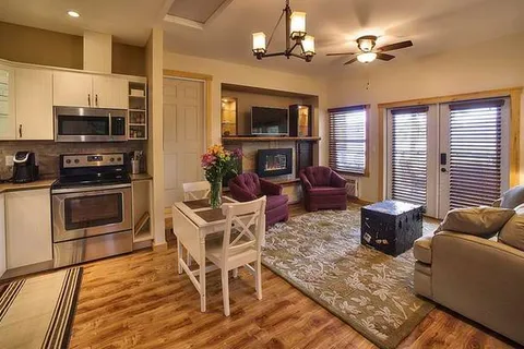 Peachland Eagles Nest B and B