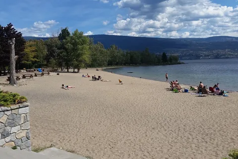 Peachland Eagles Nest B and B