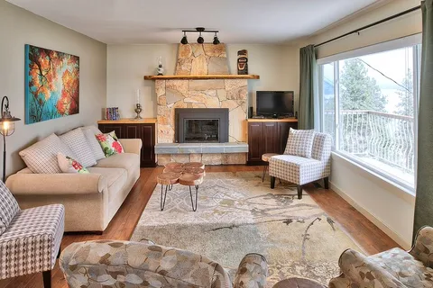 Peachland Eagles Nest B and B