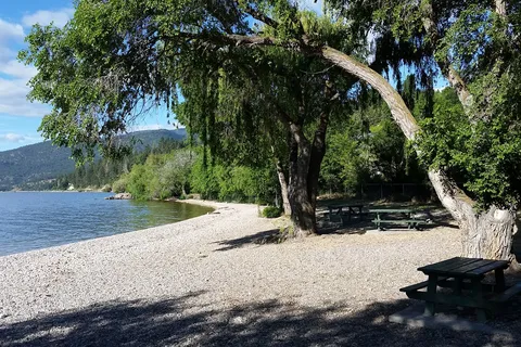 Peachland Eagles Nest B and B