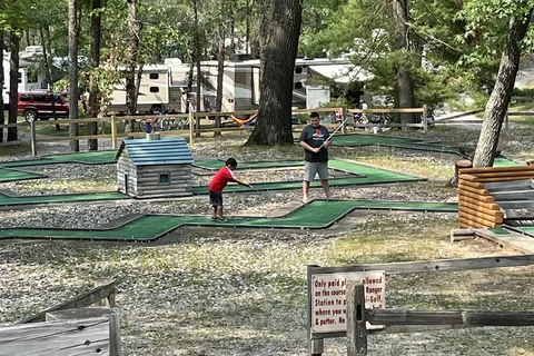 Twin Bears Wooded Campground